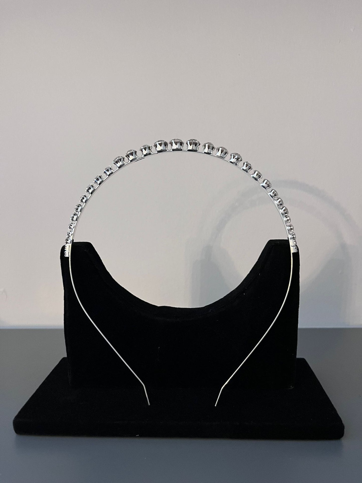 Single Row Graduated Rhinestone Head Band