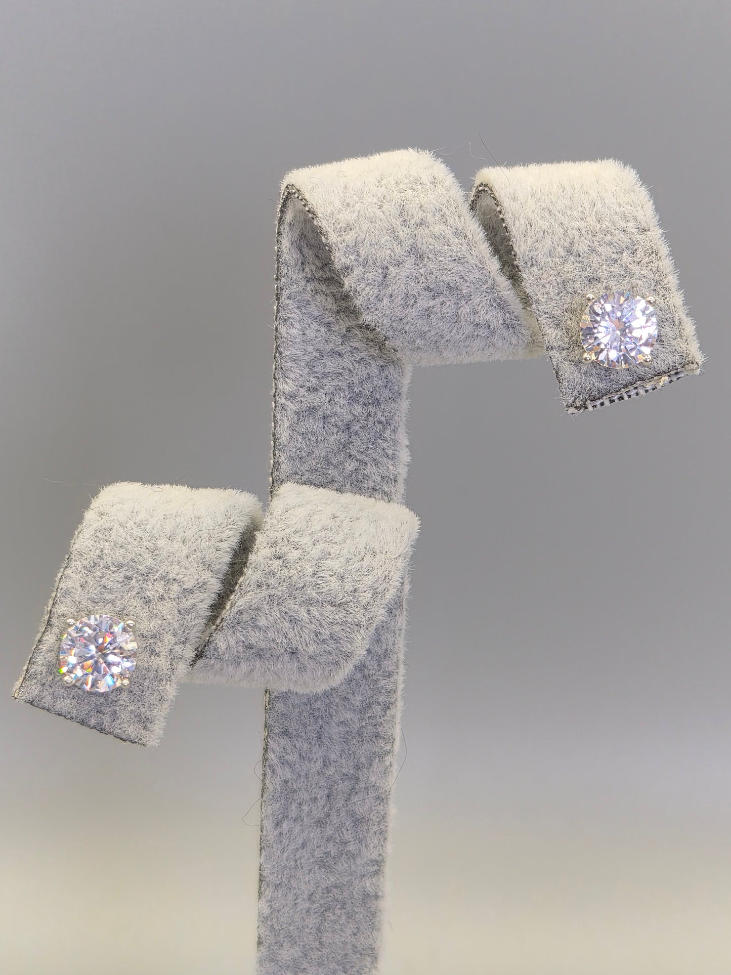 Round Brilliant Cut Cubic Zironia Stud Earrings