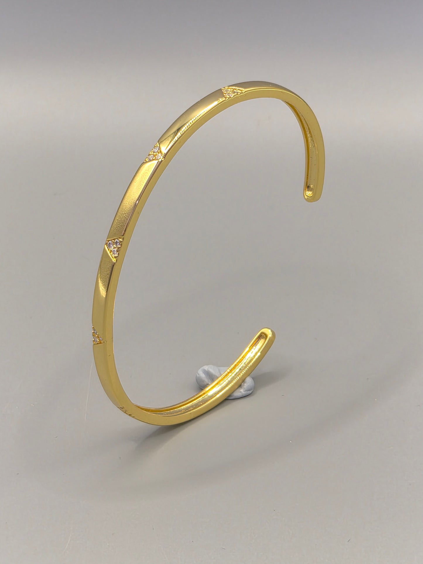 Torque Bangle Bead Set With Triangle Design Cubic Zirconias Yellow Coloured