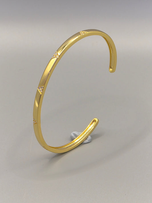 Torque Bangle Bead Set With Triangle Design Cubic Zirconias Yellow Coloured