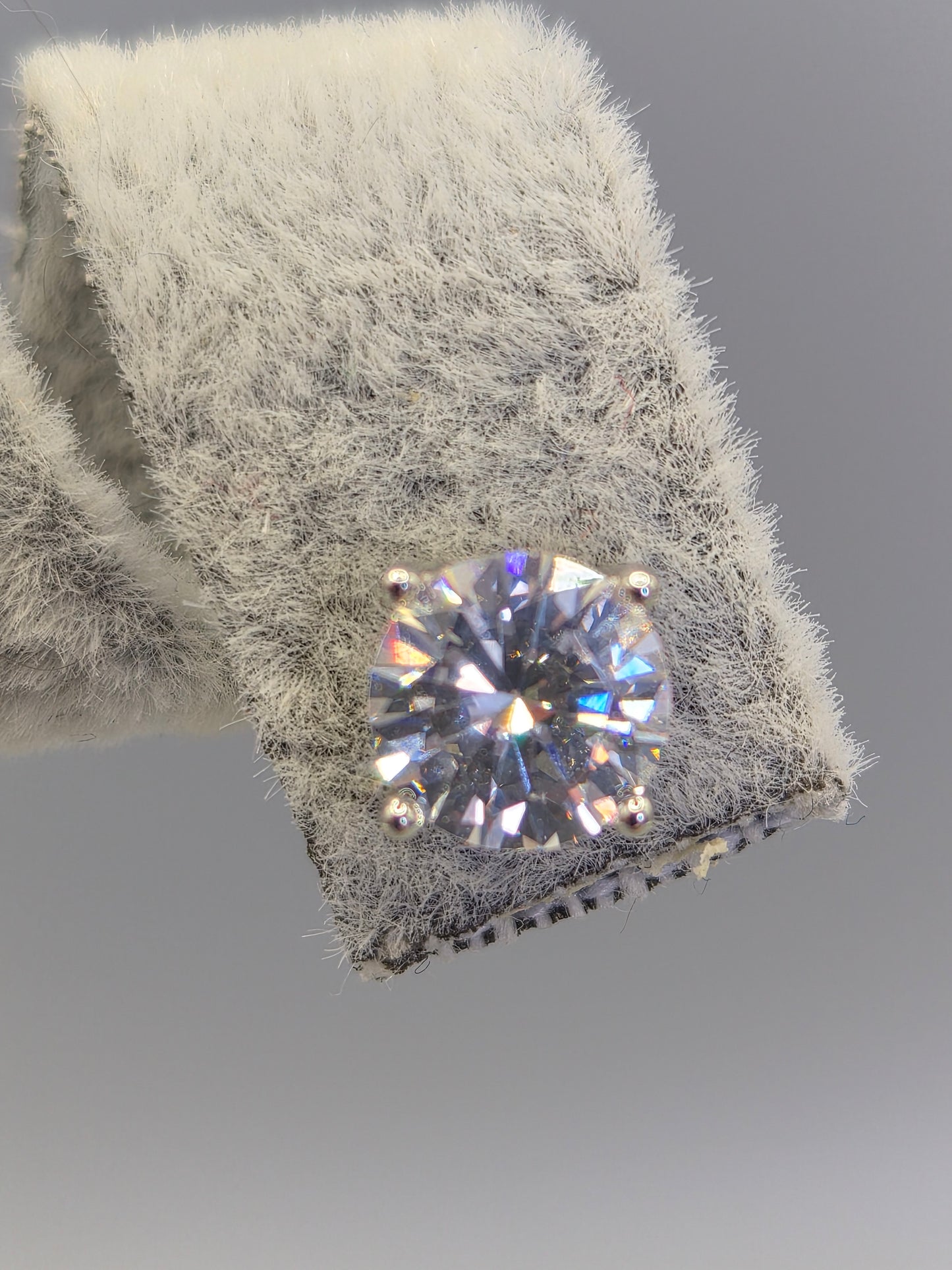 Round Brilliant Cut Cubic Zironia Stud Earrings