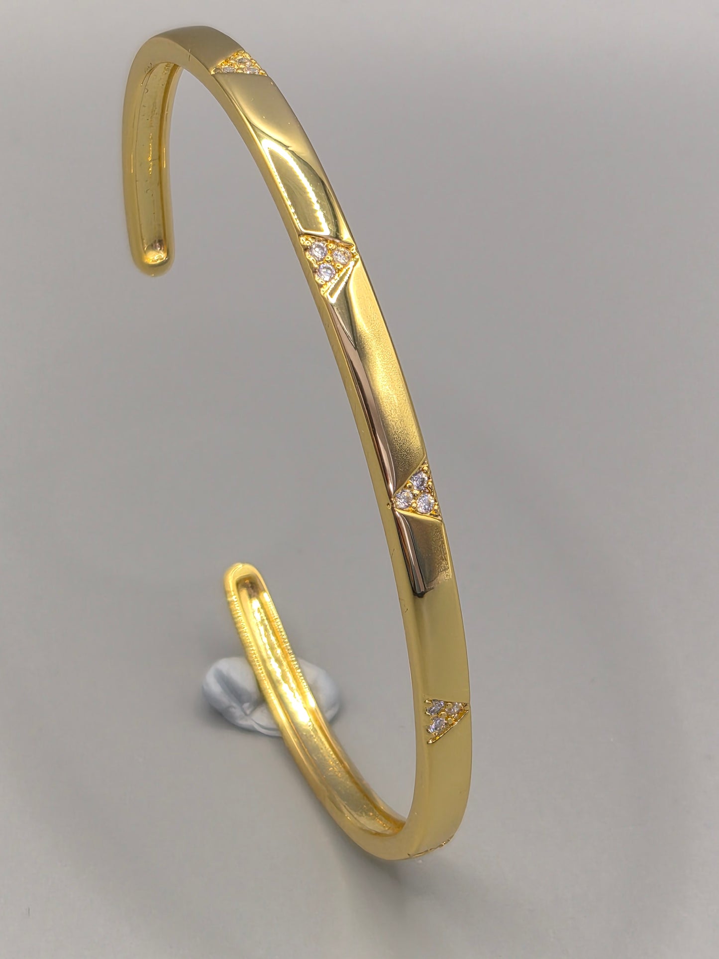 Torque Bangle Bead Set With Triangle Design Cubic Zirconias Yellow Coloured
