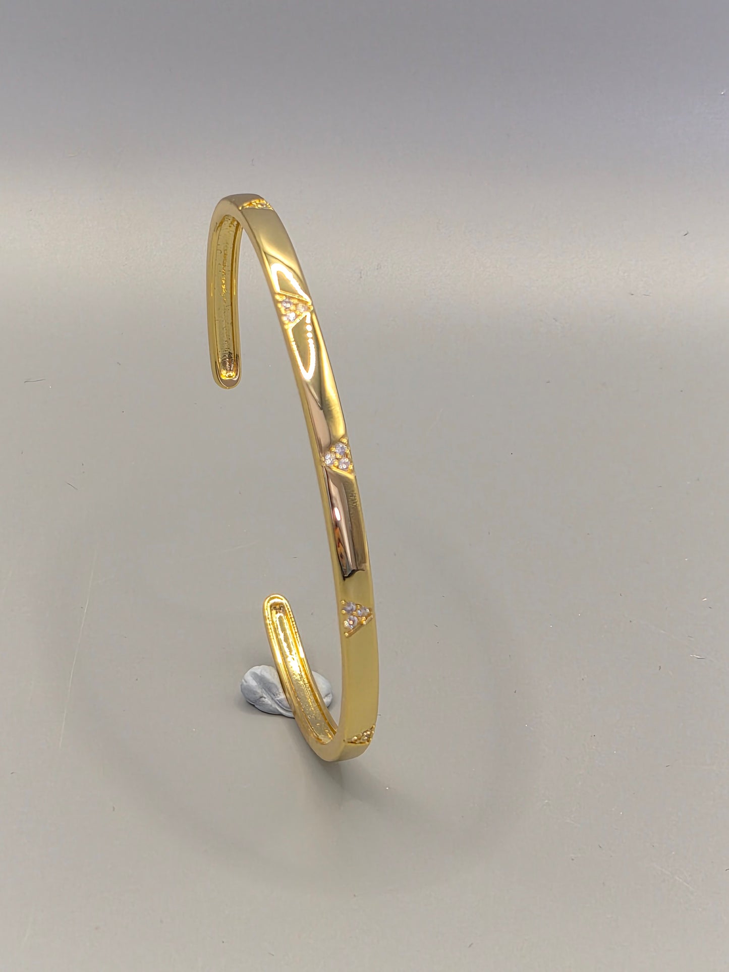 Torque Bangle Bead Set With Triangle Design Cubic Zirconias Yellow Coloured