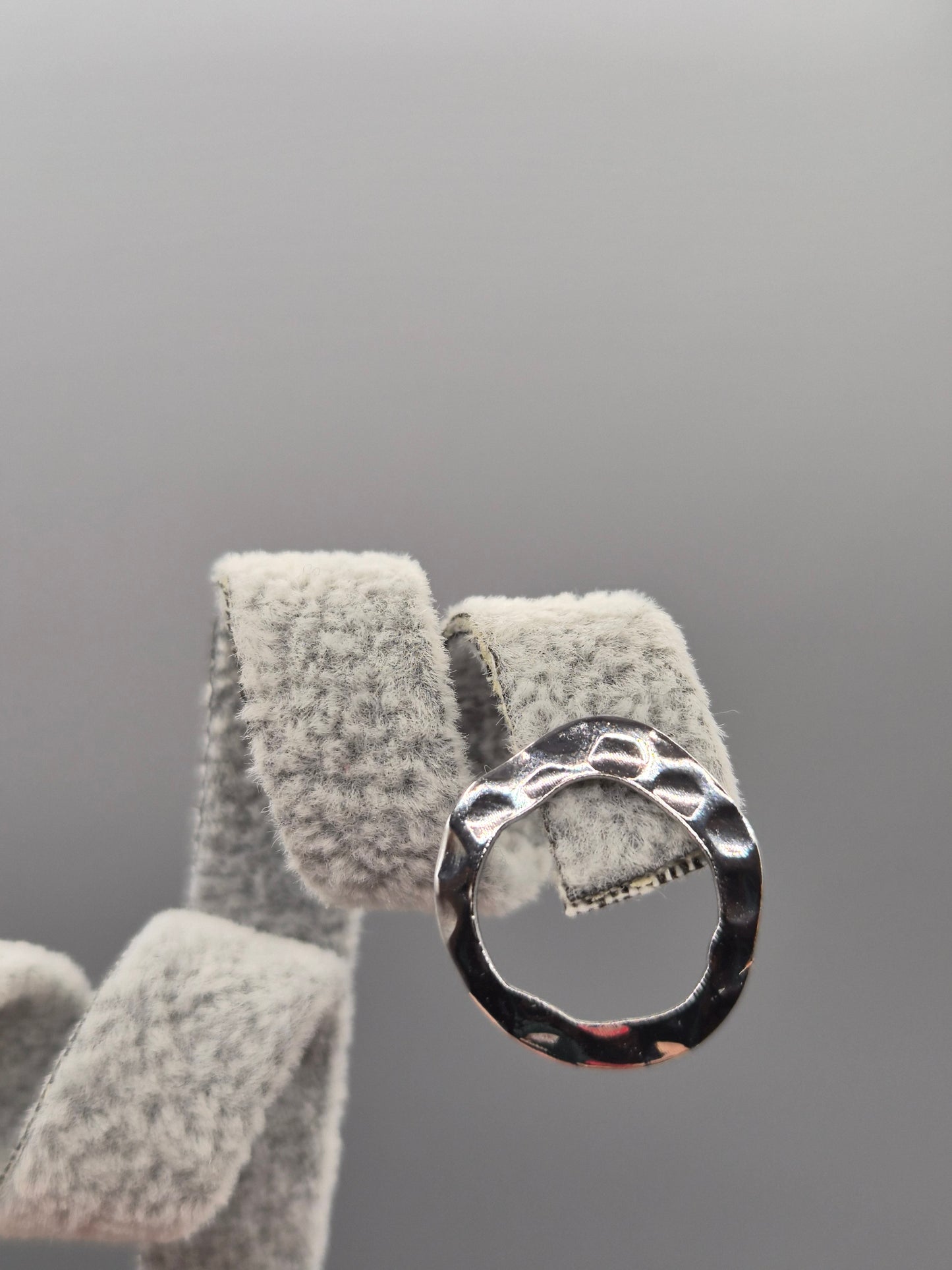 Hammered Circle Design Stud Earrings