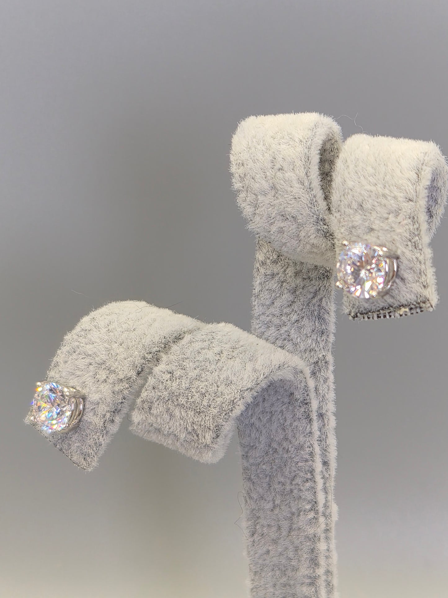 Round Brilliant Cut Cubic Zironia Stud Earrings