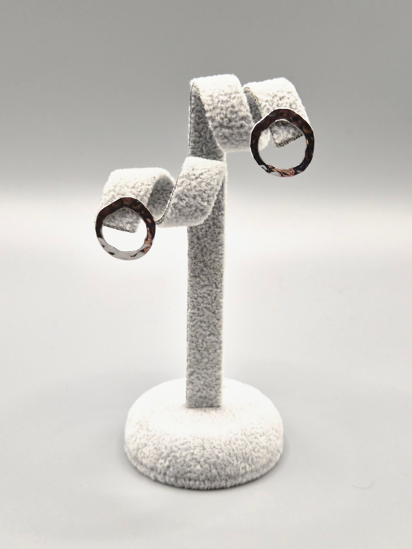 Hammered Circle Design Stud Earrings